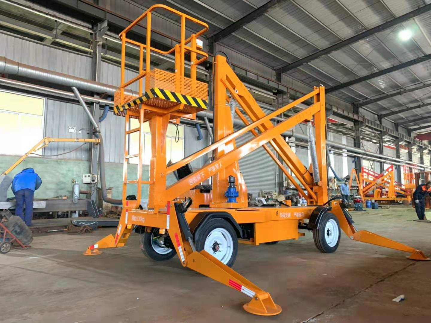 曲臂式升降平臺(tái)