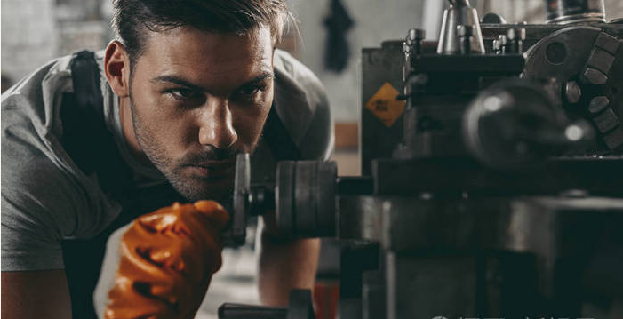 濟南騰祥機械升降平臺緊急停止電路的改進